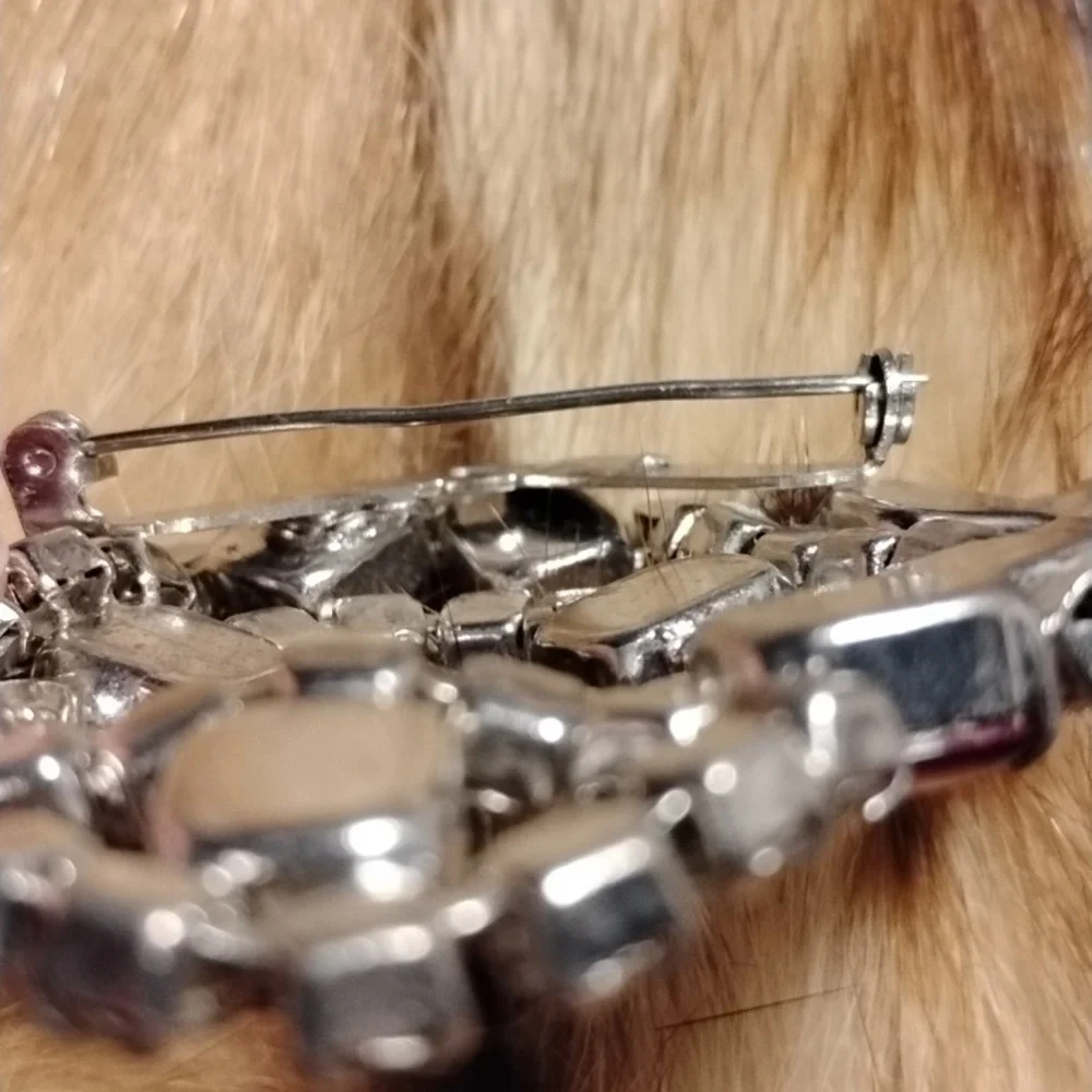 Large Rhinestone Brooch - Picture 5 of 5